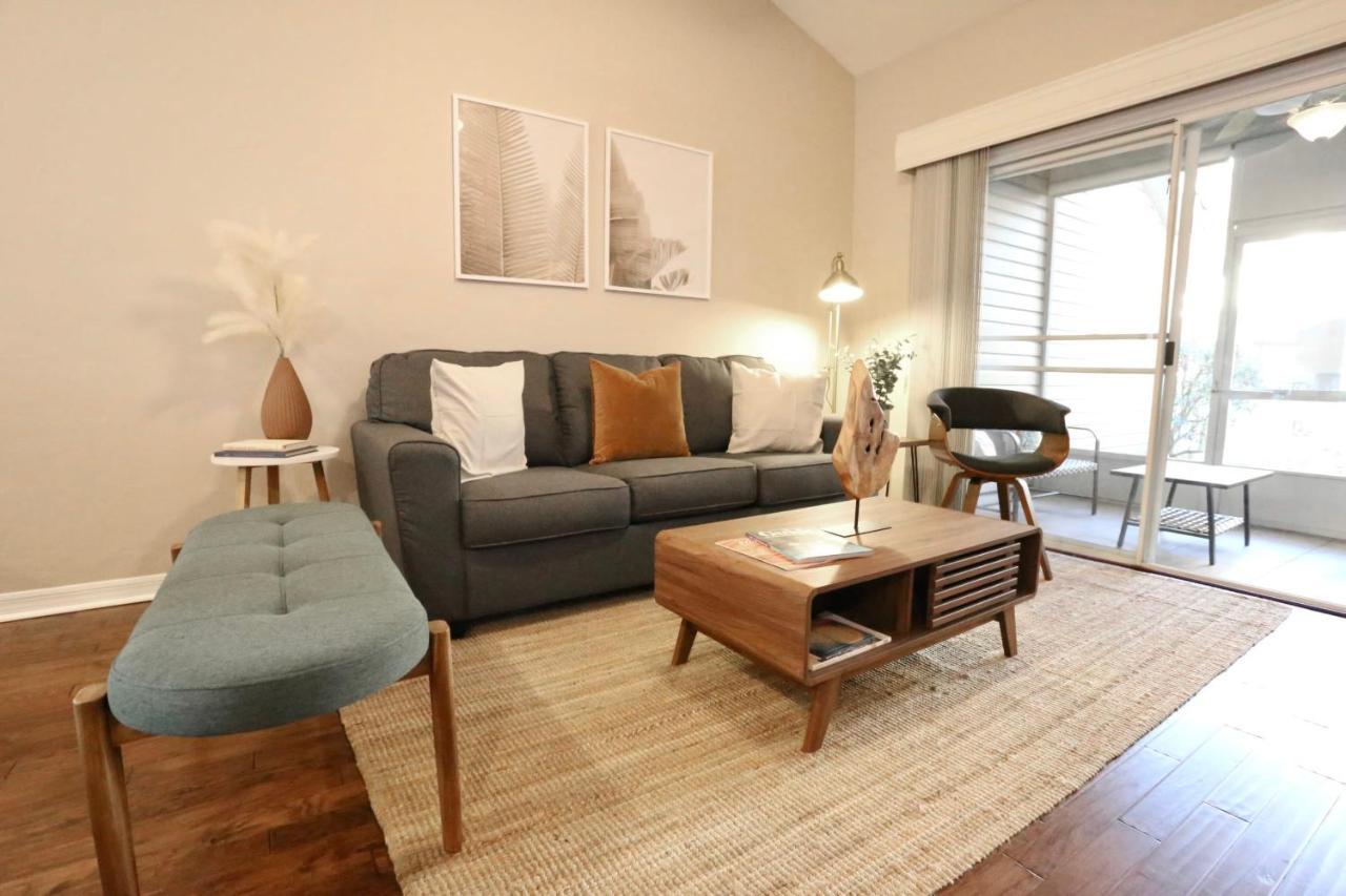 Nomad Retreat King Bed Boutique Condo W Garage Γκέινσβιλ Εξωτερικό φωτογραφία