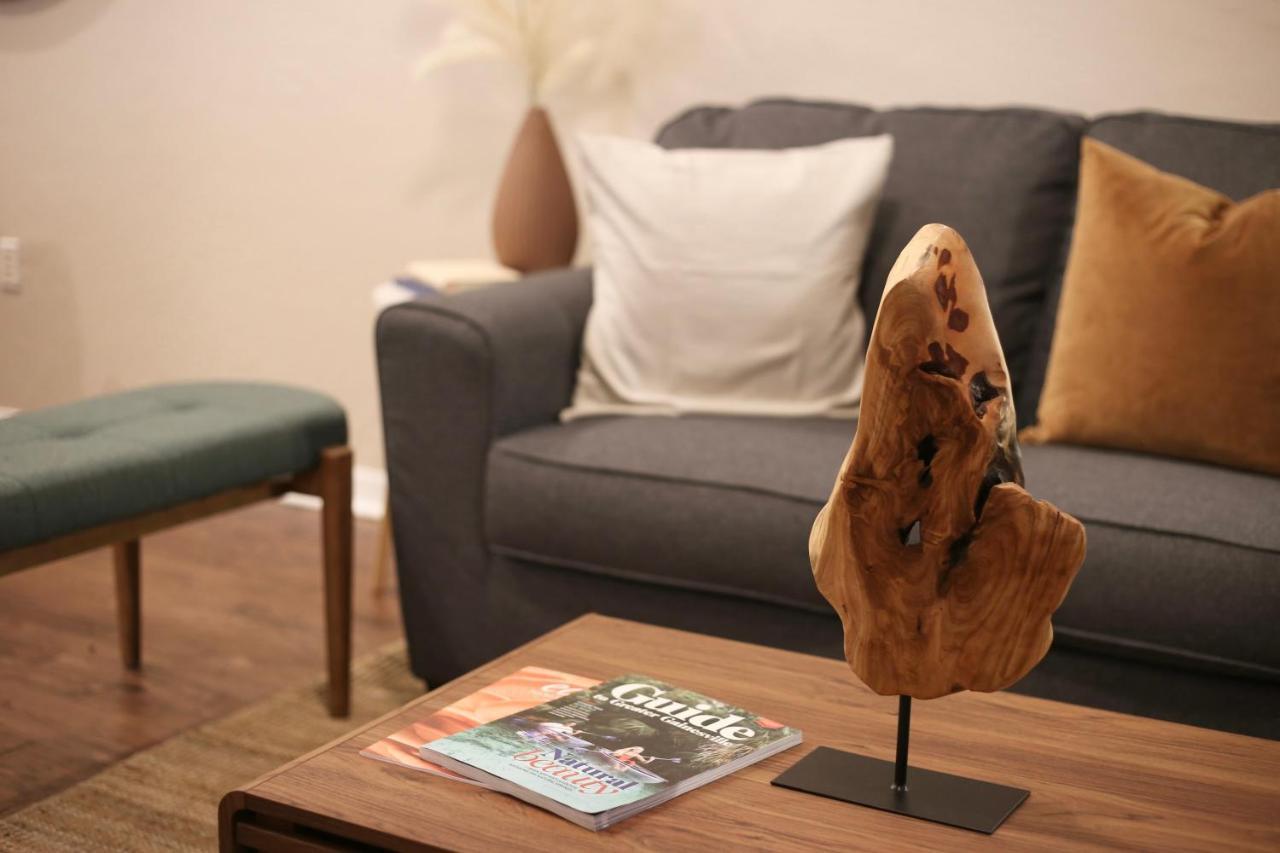 Nomad Retreat King Bed Boutique Condo W Garage Γκέινσβιλ Εξωτερικό φωτογραφία